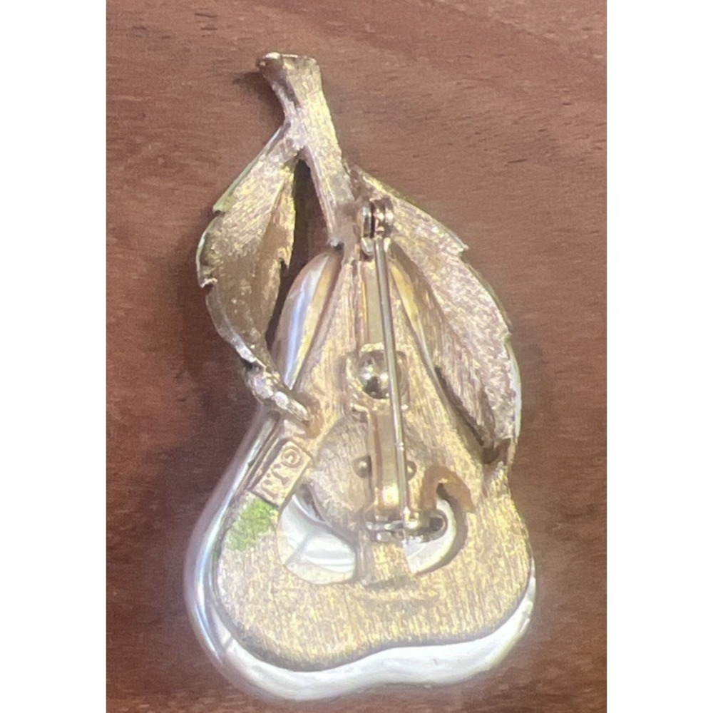 Vintage‎ JJ Faux Pearl Pear Pin Brooch Jewelry 1960s 2"x1" - Picture 2 of 2